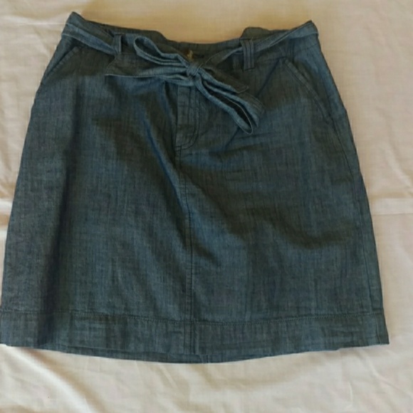 Old Navy Dresses & Skirts - Old navy chambray denim zippered tie front skirt e